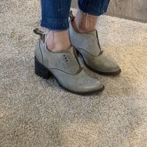 Free bird Sadie booties